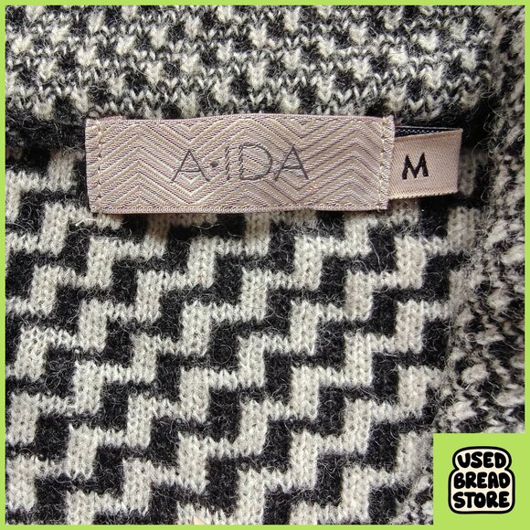 A.IDA Womens M Italian Wool Black & White Chevron Buckle Pocket Sweater - Picture 4 of 7